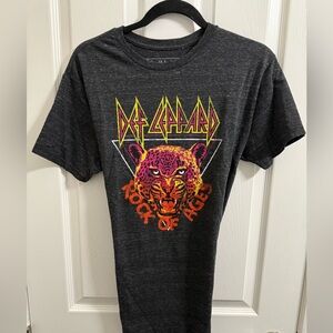 Def Leppard Graphic Charcoal Tee new no tags
